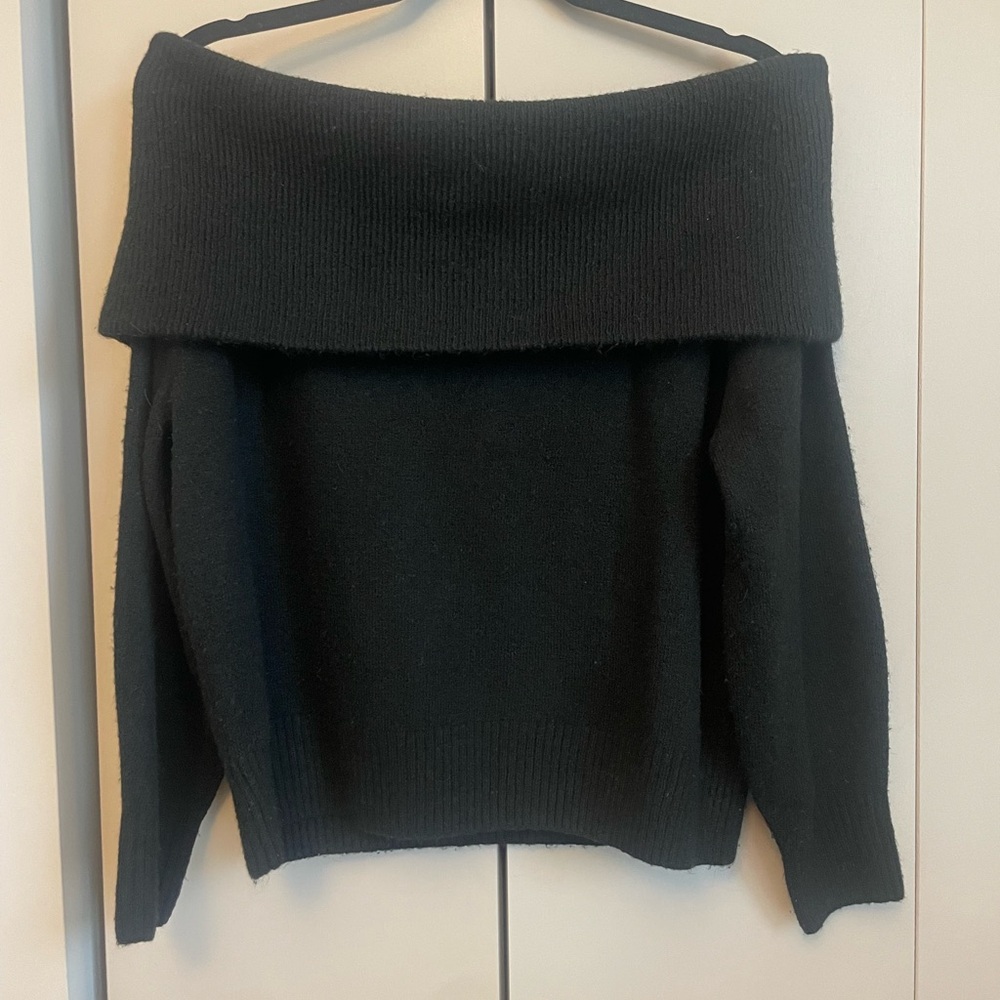 H&M Black Off-Shoulder Sweater